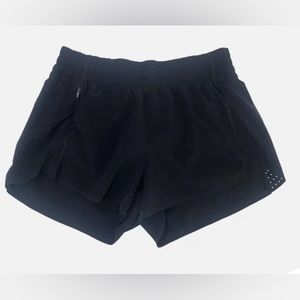 ATHLETA- 3” Hustle short. Size M.